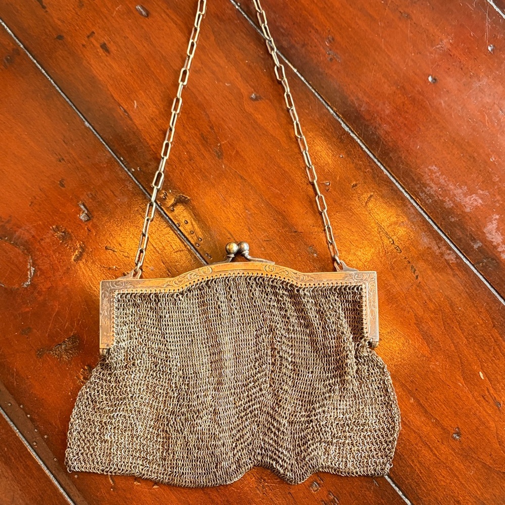 Vintage-Inspired Metallic Mesh Evening Bag
